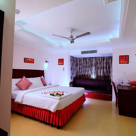 Hotel Sps Kings Way Thiruvananthapuram Esterno foto